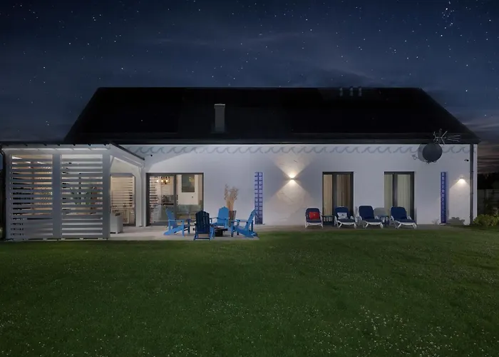 Villa Przystan Baltic - Luxury House Sauna & Jacuzzi Zastan