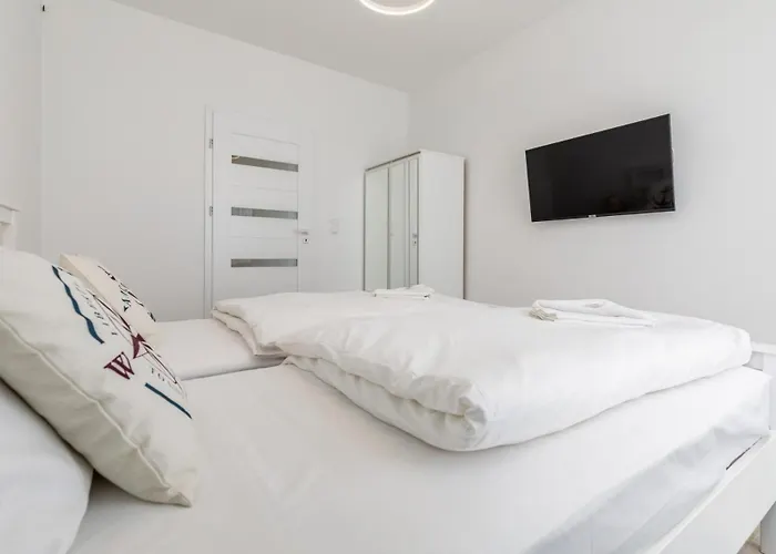 Villa Przystan Baltic - Luxury House Sauna & Jacuzzi